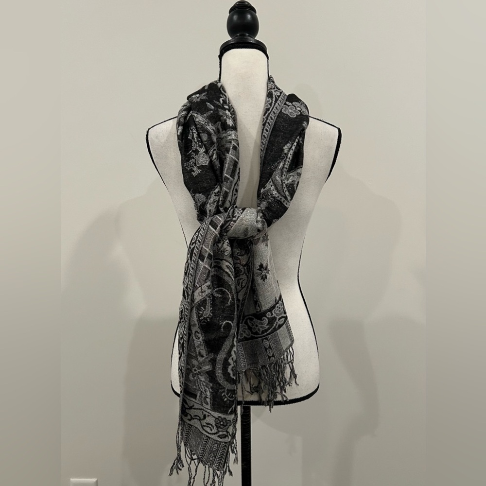 Patterned Metallic Scarf